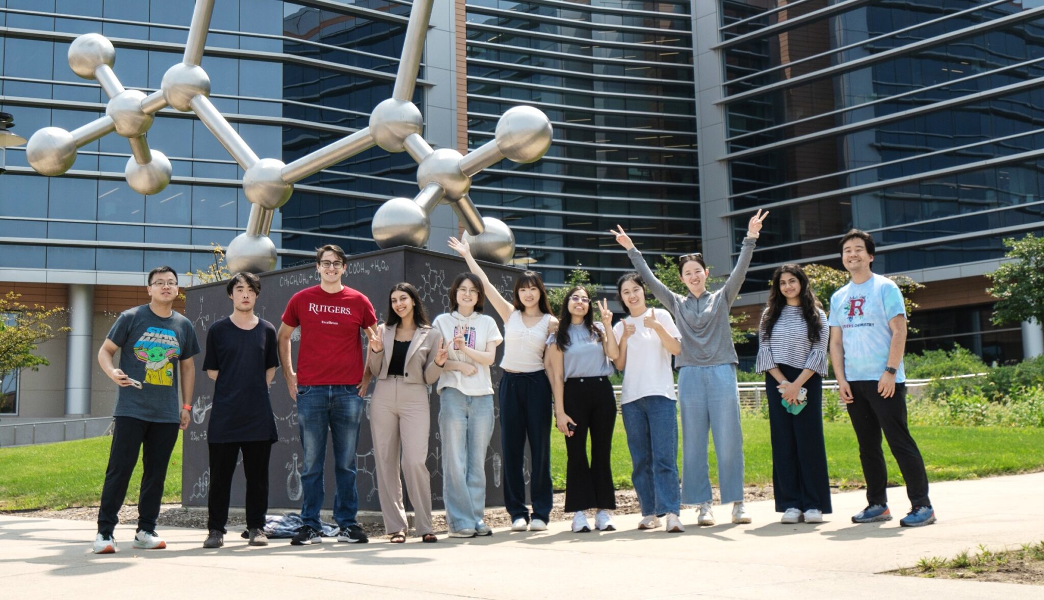 R3S02011-2048x1177.jpg