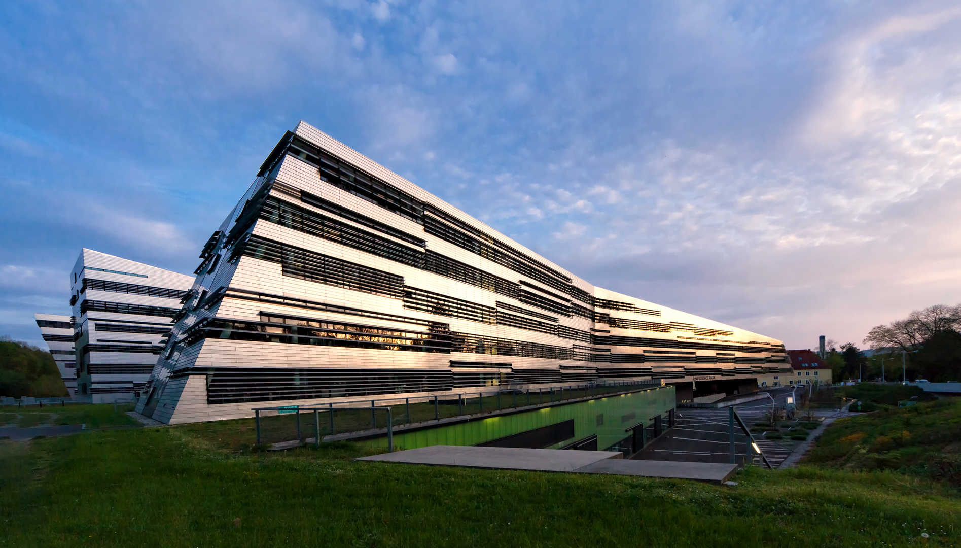 science-park-johannes-kepler-universitaet-jku-linz-bf83d0eb-ba5f-4c90-84f2-8b81f2dc0008.jpg